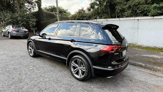 VOLKSWAGEN TIGUAN 2.0 350 TSI GASOLINA ALLSPACE R-LINE 4MOTION DSG VOLKSWAGEN TIGUAN 2.0 350 TSI GASOLINA ALLSPACE R-LINE 4MOTION DSG